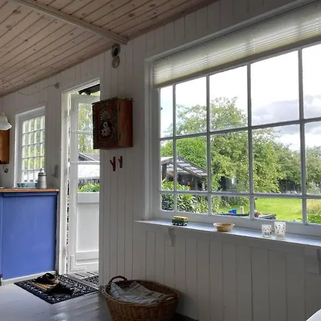 Privatunterkunft Charmerende Gaestehus Med Sjael I Idyllisk Landsby